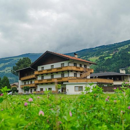 Zell Views Apartments Zell am Ziller Bagian luar foto