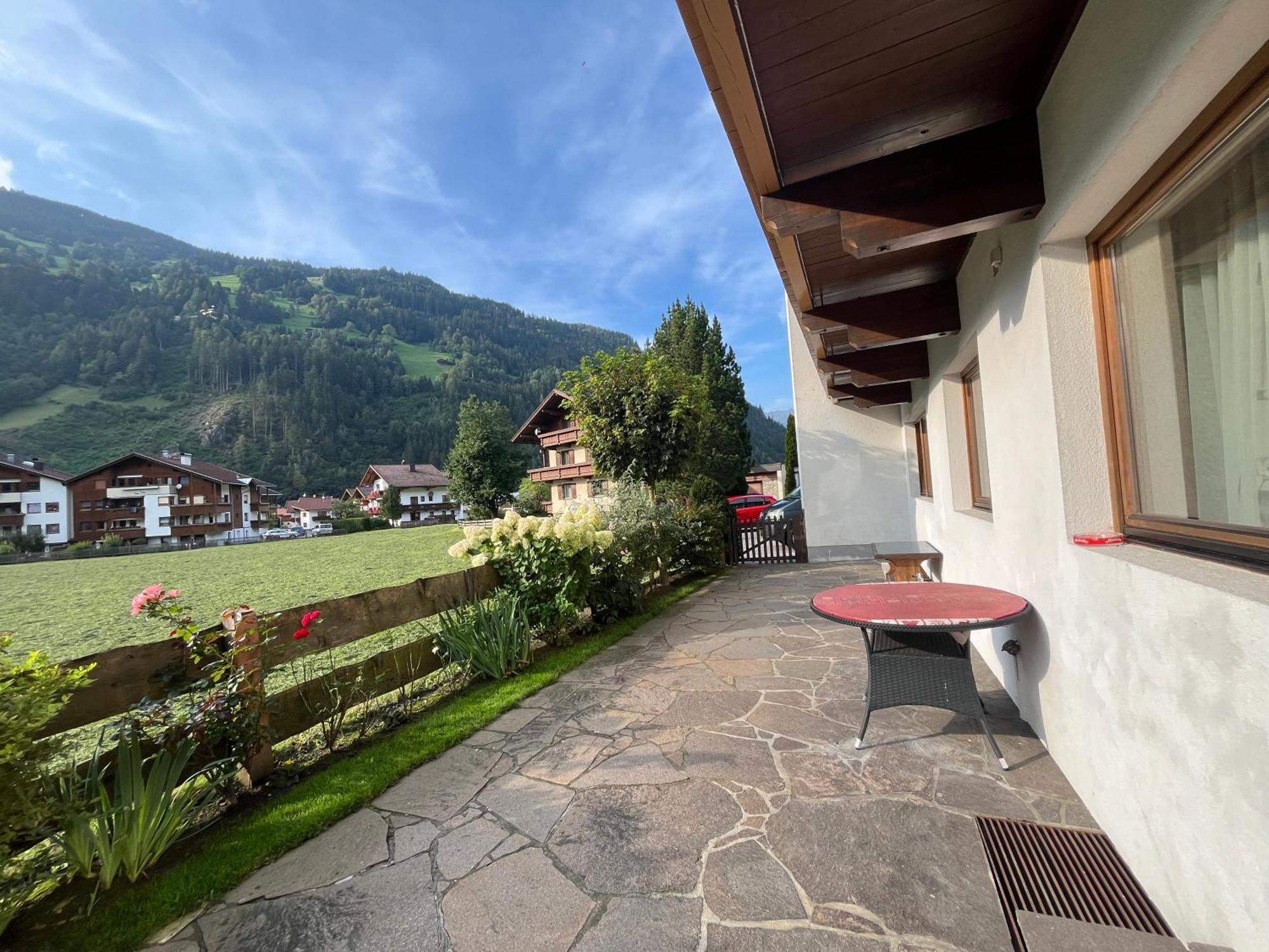 Zell Views Apartments Zell am Ziller Bagian luar foto