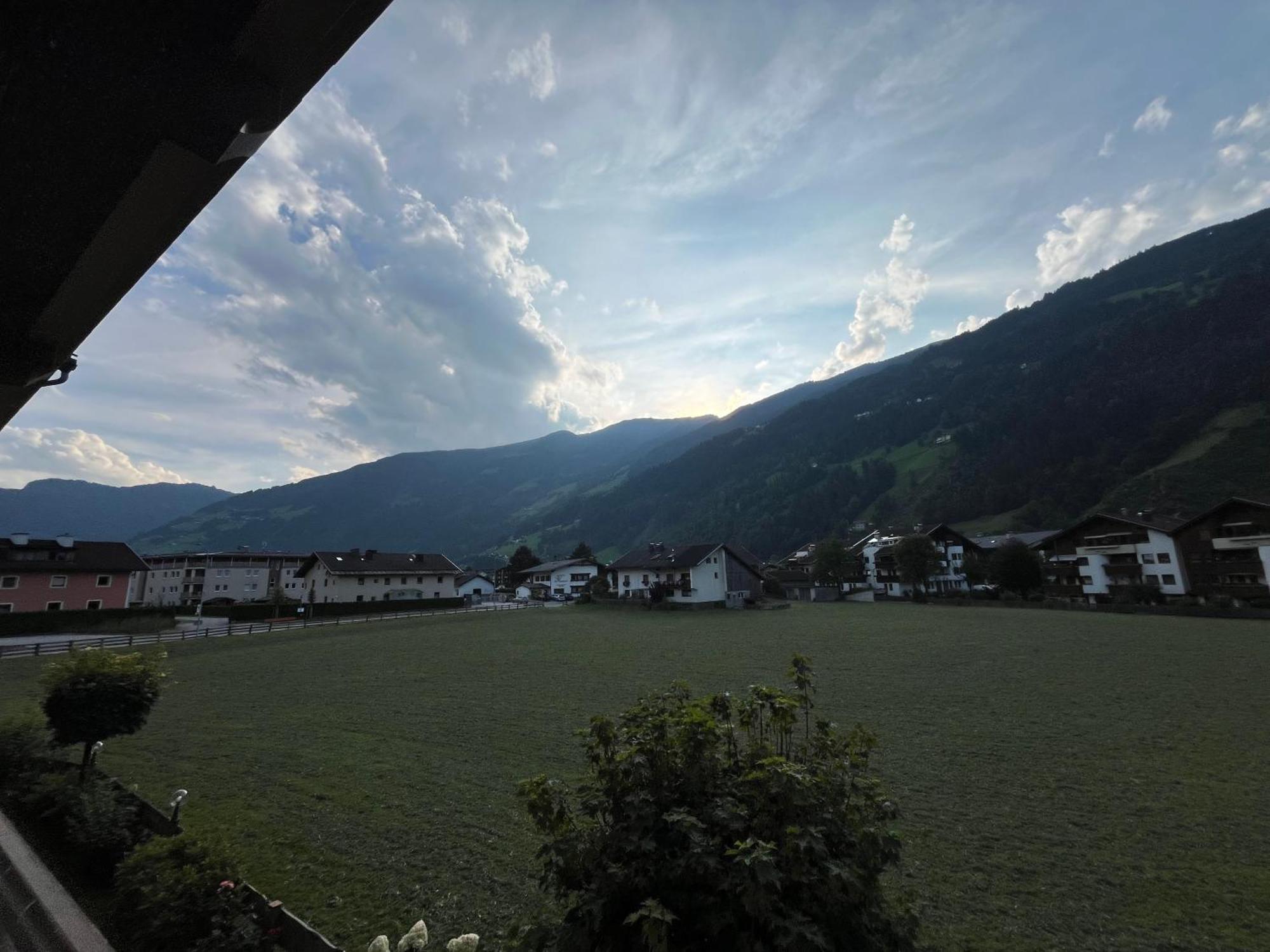Zell Views Apartments Zell am Ziller Bagian luar foto
