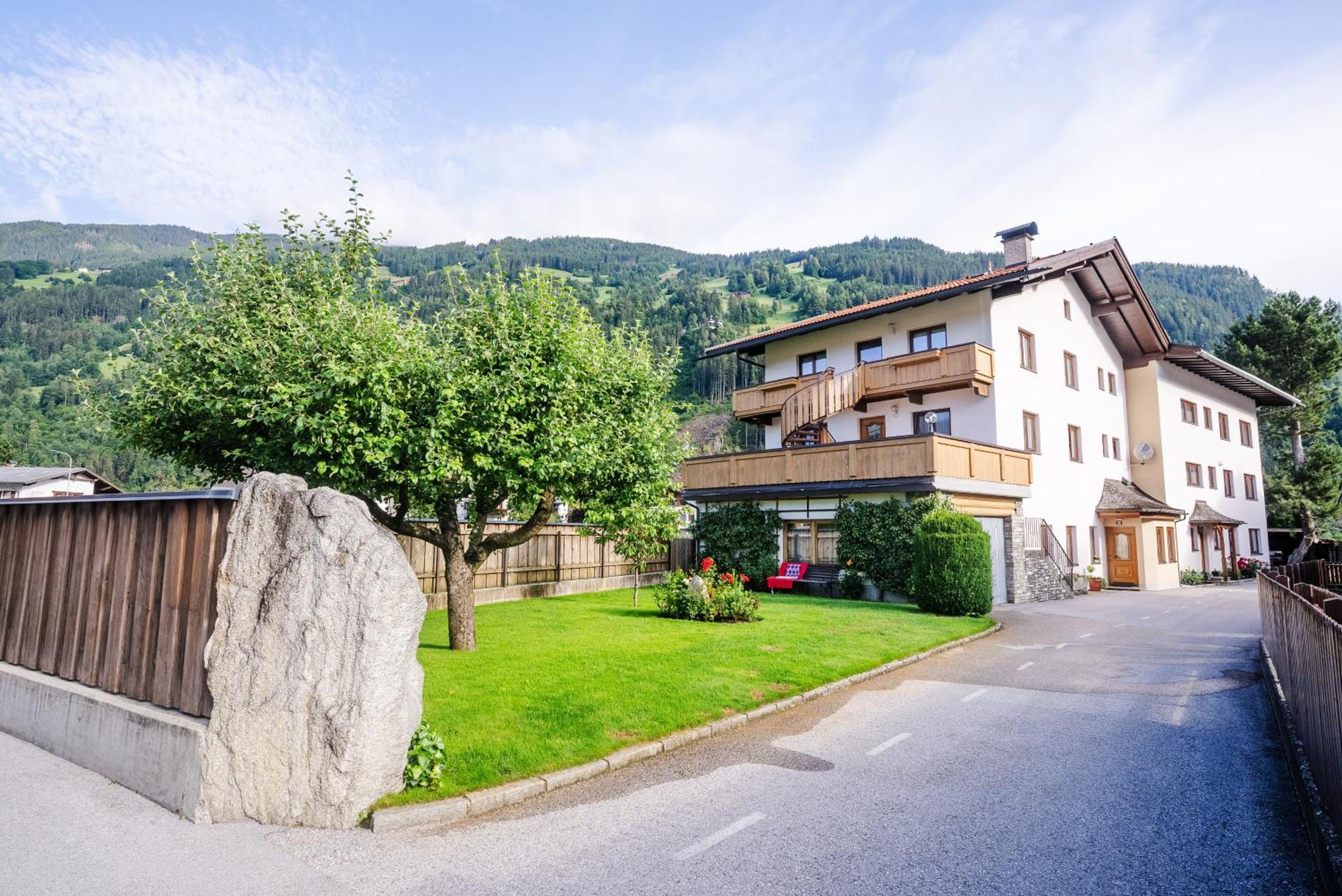 Zell Views Apartments Zell am Ziller Bagian luar foto