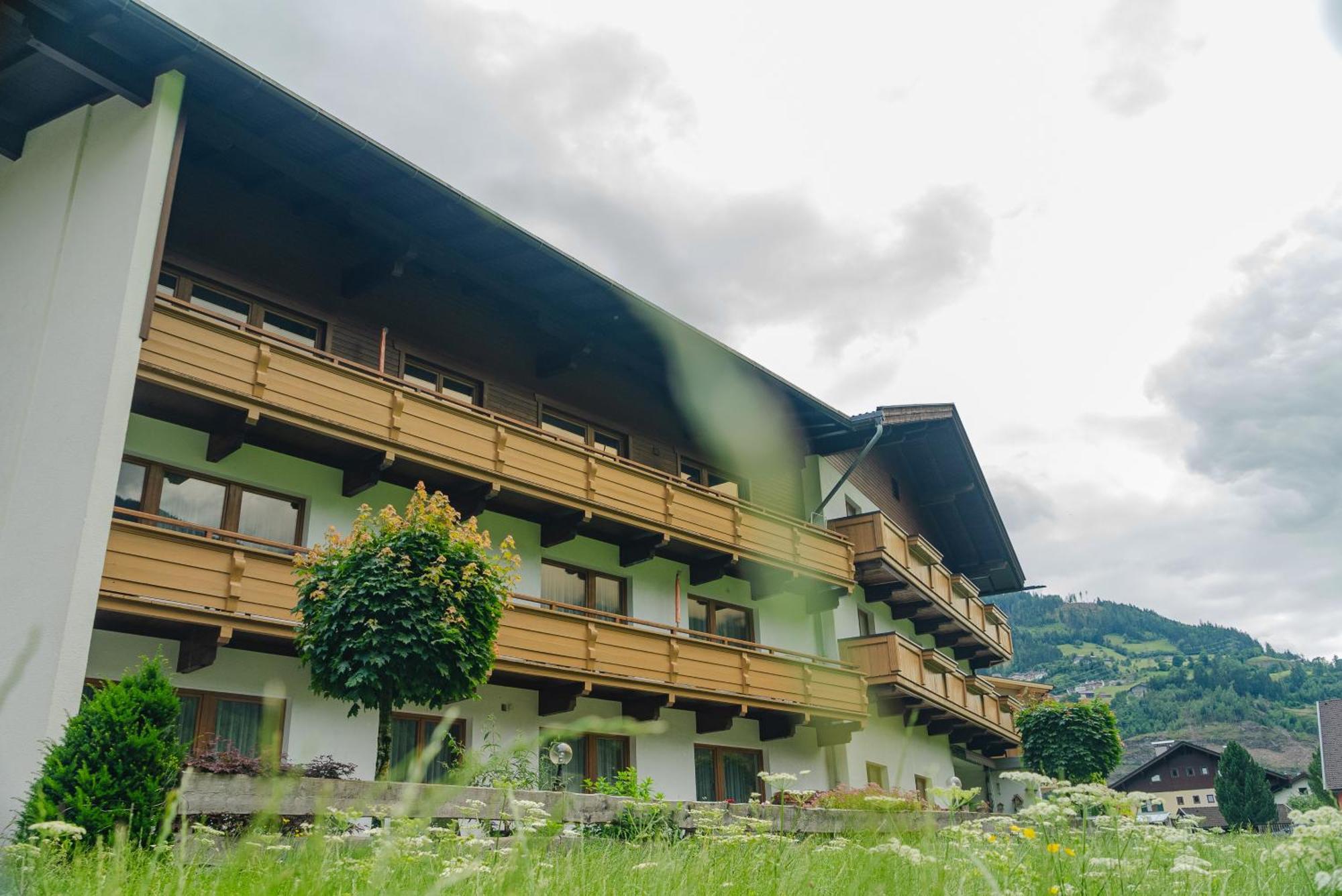 Zell Views Apartments Zell am Ziller Bagian luar foto